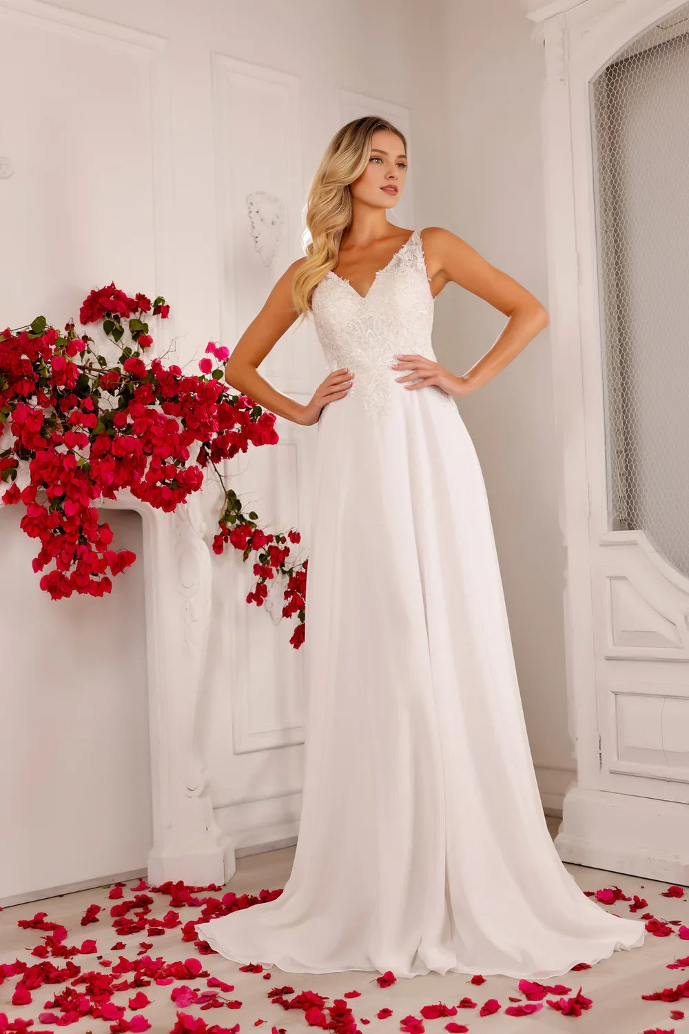 Women's Trendy Garments Chic Style, Always In Vogue Embroidered applique long sleeveless chiffon wedding dress