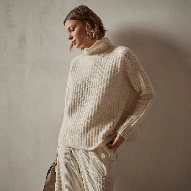 Evening Elegance Ribbed Cashmere Funnel Neck - Ivory