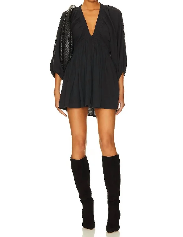 Timeless Women's Outfit Weekend Exclusive For The Moment Mini Dress In Black